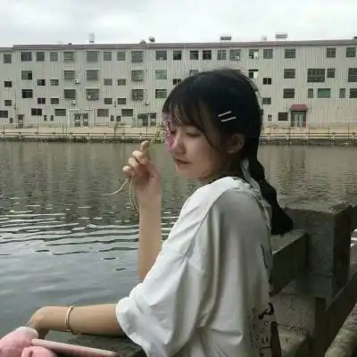 qq甜到想恋爱的句子,不和我聊天是怕我偷你表情包吗