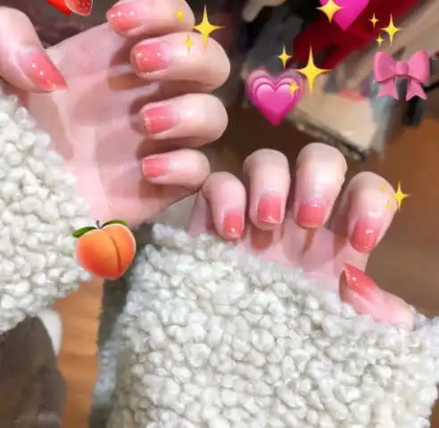 这款渐变果冻粉指甲油简直少女心爆棚,手残党自己也能做