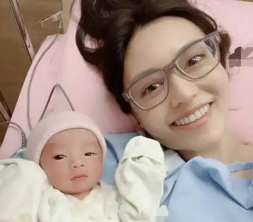 恭喜37岁台湾著名女星做试管婴儿二胎得子,一儿两女凑足好字