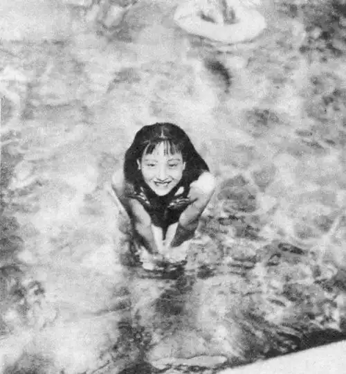 他是民国摄影大王,拍出阮玲玉胡蝶等民国女神罕见写真,留住一个时代最美的记忆