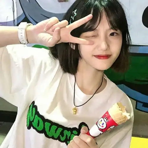 可盐可甜的女生头像