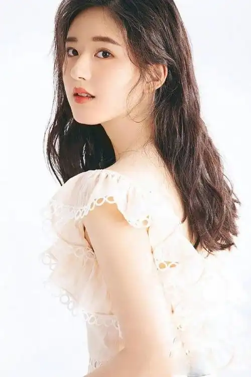 赵露思,少女仙气,好看不