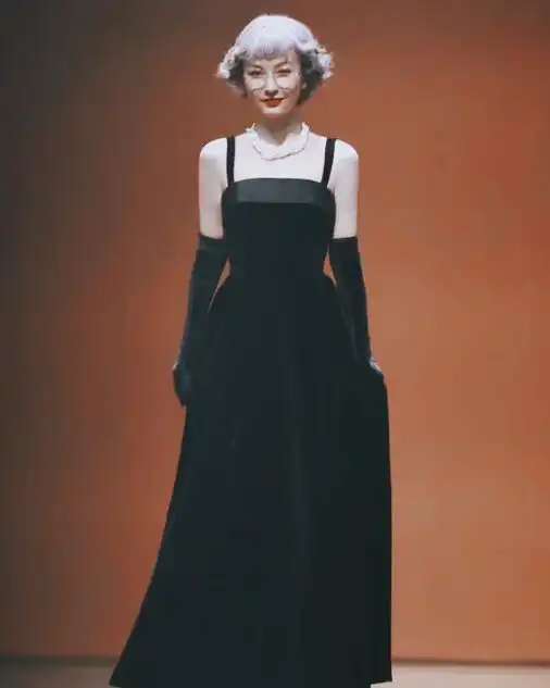 女星化老年妆为妈妈应援,张馨予霸气,徐璐俏皮,吴昕美成东北赫本