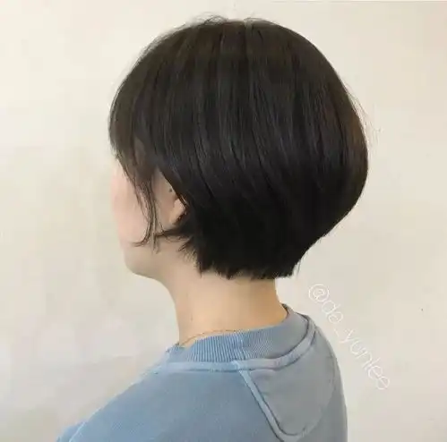 身高150160还脸大,剪短烫染更好看