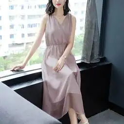 七月新上一款欧货真丝裙,适合4058岁女人,穿出高尚女人味