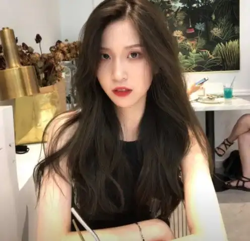 脸胖的女生都是怎么拍照的正脸拍遮不住肉,你可以这样做