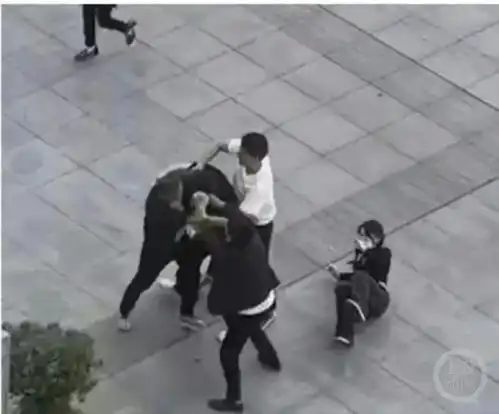 律师详解大学生与醉汉冲突被刑拘醉汉或担刑责,学生是否担责需考虑当时环境心理