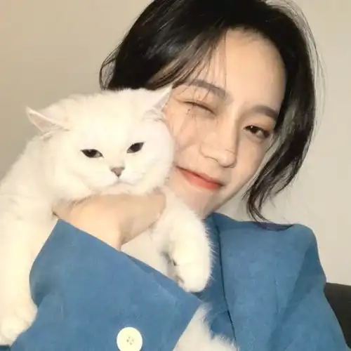 最近超火的女生头像