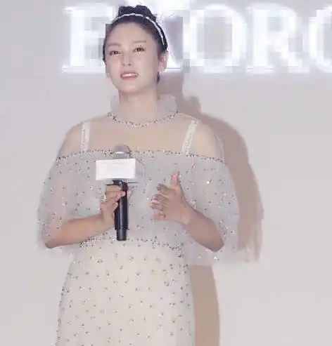 大骨架女星张雨绮圆润,马思纯穿西装紧绷,乐基儿惨成壮士
