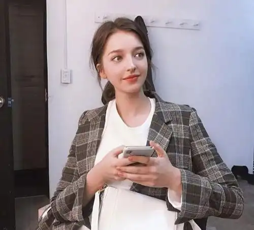 俄罗斯新四大美女这是人类的长相吗,明明就是洋娃娃
