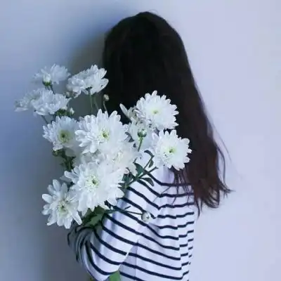 捧花情侣头像手里拿花的女生头像高清系列