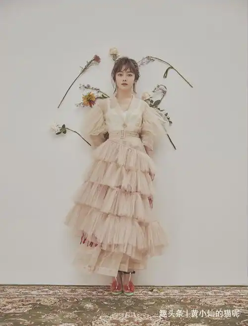 元气少女谭松韵美回来了,穿粉色纱裙好清纯,看起来哪像30岁