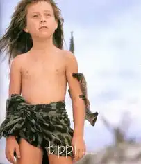 小女孩的丛林生活图片