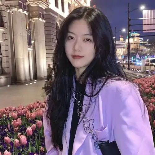 女生头像世界一般但你超值