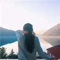 唯美逆光少女头像高清版这感情若即若离