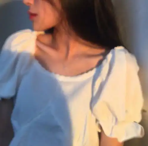 真人女生头像他们盼你名声四起但我只要你平平安安.
