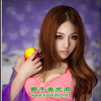 驾驭百变长卷发中分气质女生长卷发最霸气