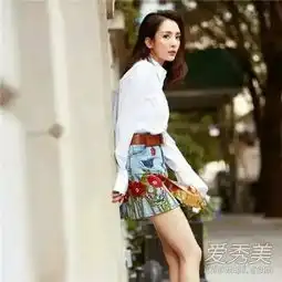 2018年春季女生穿衣搭配示范灰色西装外套深色紧身裤黑色皮鞋时尚又百搭
