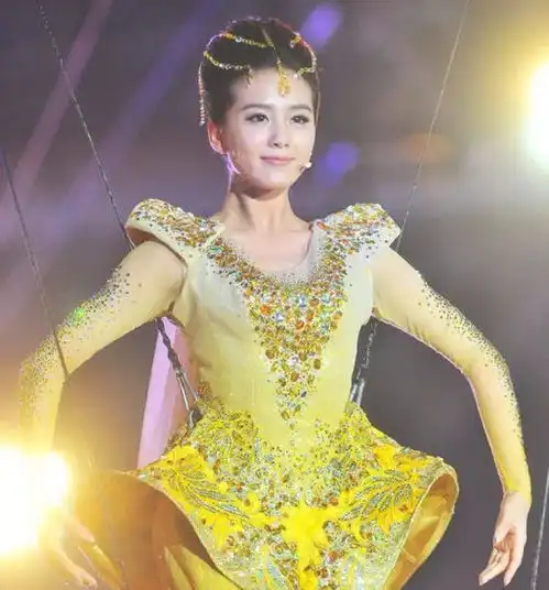 金鹰女神花落热巴溜了一圈粉,杨紫和baby最终陪跑,更尴尬的是李小璐被除名