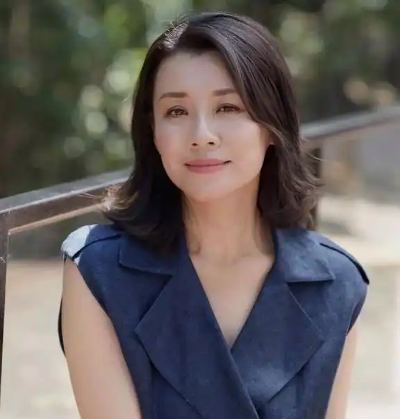 中年女人气质好,选对发型是关键,这些常见发型其实很挑人