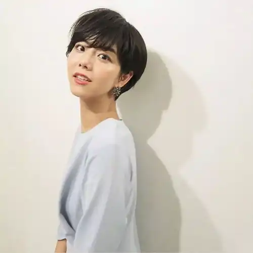 穿搭不同爱用彩妆也不同日本10位美女小姐姐的化妆包大公开