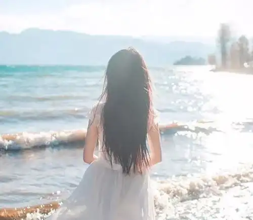 当一个男人有这些动作的时候,说明他是真的爱上你了