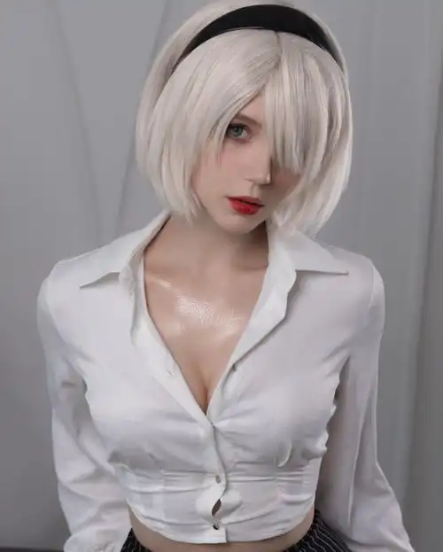 俄罗斯美女cos尼尔2b美图黑丝白丝性感至极