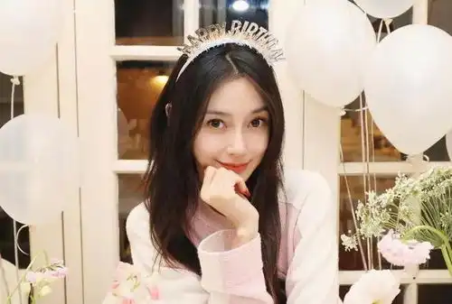 杨颖为女性公益发声登热搜,强势回归不惧舆论,网友吐槽洗白套路