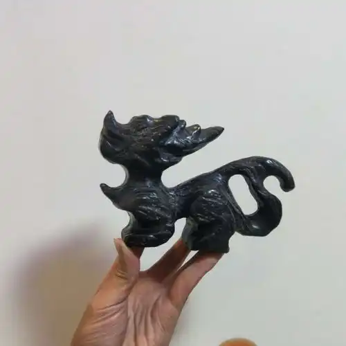 灵璧石招财麒麟收藏精品此灵璧石为聚财之石