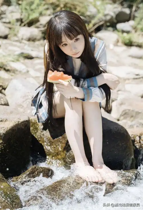 掌柜推荐有点惬意的蓝色夏天jk少女制服治愈系笑容
