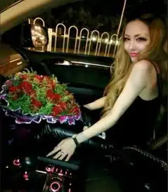 认识网络红人的近最近挺喜欢这个女生的,有人知道她是谁吗有人知道她微博微信什么的吗