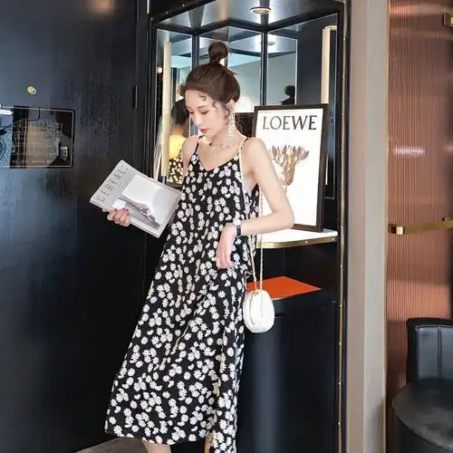 2020年新款泫雅风小雏菊吊带裙碎花连衣裙超仙女夏长裙