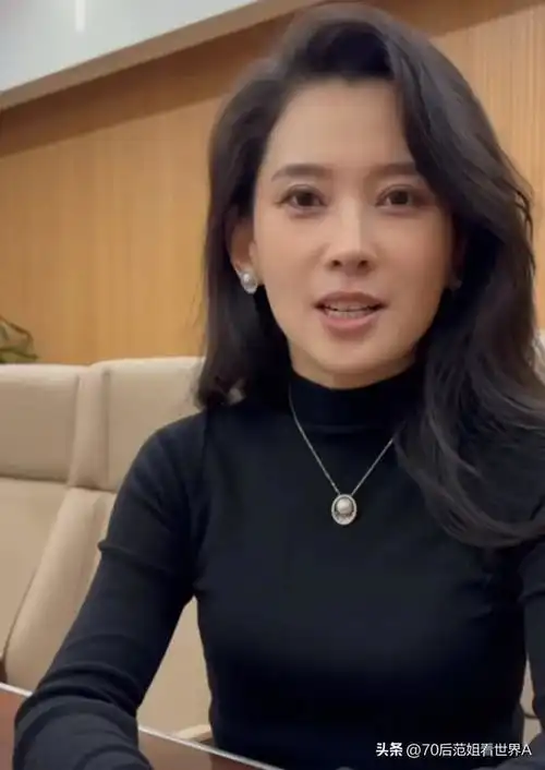 汪峰新女友竟然是小19岁的网红森林北李巧,颜值堪比章子怡