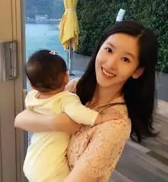 奶茶妹妹又逆天回春这娃娃颜值,强东娶了个宝