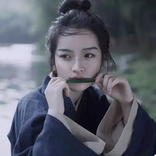 女生头像丨可能不舍的不是你而是昨天