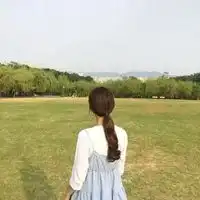 qq头像女生白色系背影白色背影头像女生唯美