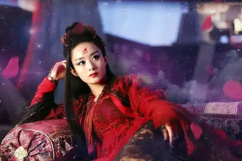 女星红衣古装照盘点赵露思飒爽,杨超越英气,郑爽显病态