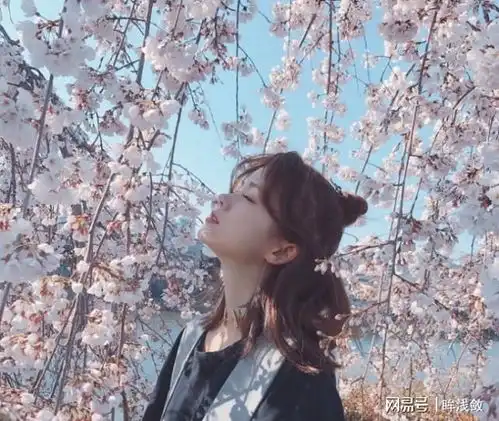 女人对你动情了,不会喊你名字,而是用这三种方式去称呼你