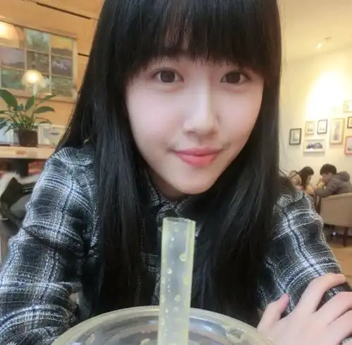 人大女神登主页走红海量私房照曝光