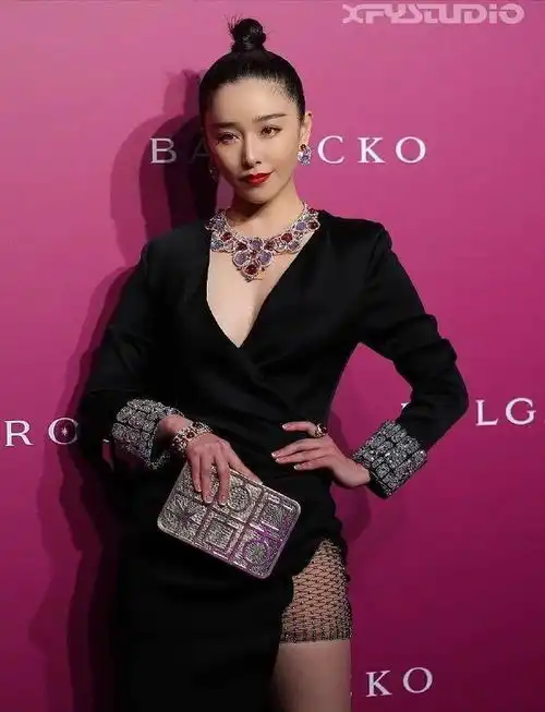 宝格丽现场女星云集复古女神钟楚曦大姐大宁静,都被娜扎艳压