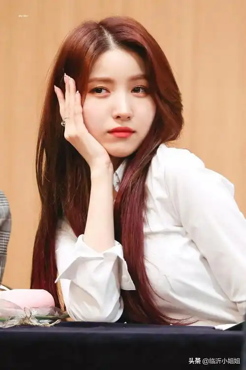 金韶情,清新淡雅的少女气质,侧颜最好看的韩国美女,太美啦