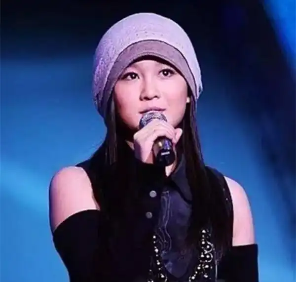 赵本山女儿承认整容说的7字让老爹很尴尬小外甥的颜值给赵家长脸