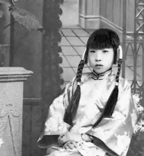 大军阀喝醉后,把干女儿当成姨太太,曾桂芝哭诉答应我一个要求