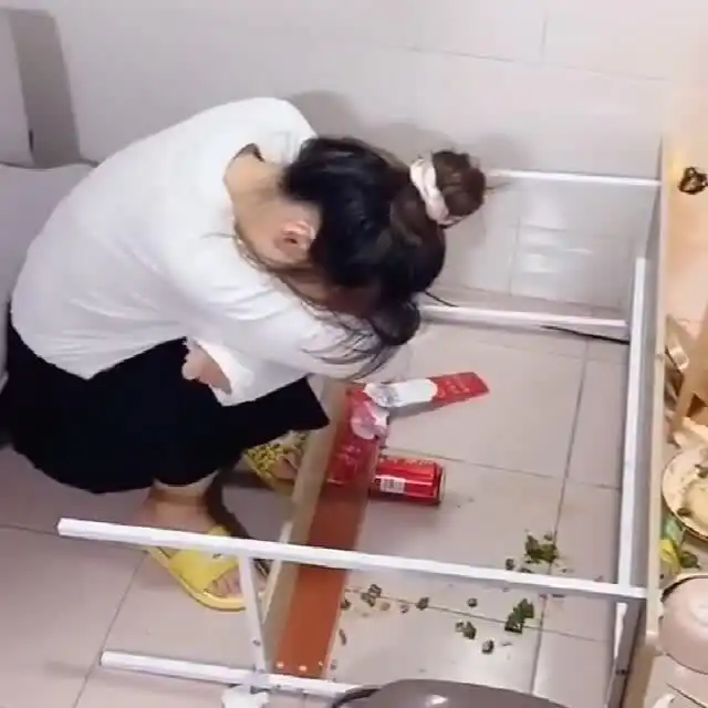 现在的女孩太难伺候了,这种事也要闹,我可以宠你,但绝对不会惯