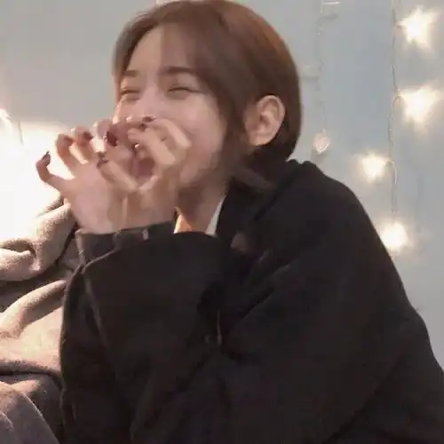 女生头像今天你有点怪