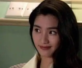 洪欣被疑婚变晒6岁女儿合照,嫩成20岁的脸也留不住张丹峰