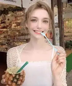 一个化妆打扮都按照中国当下审美的德国模特chole