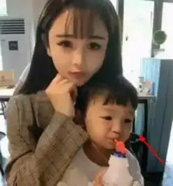 小伙迷恋网络女主播,打赏50万加上微信,看到朋友圈却傻眼了