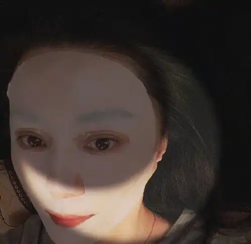 范冰冰和妈妈亮相机场,母女二人气质出众,穿搭时髦尽显女人味