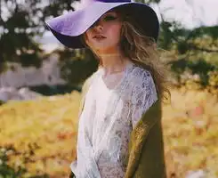 一组很有气质的欧美漂亮女生的微信头像图片推荐